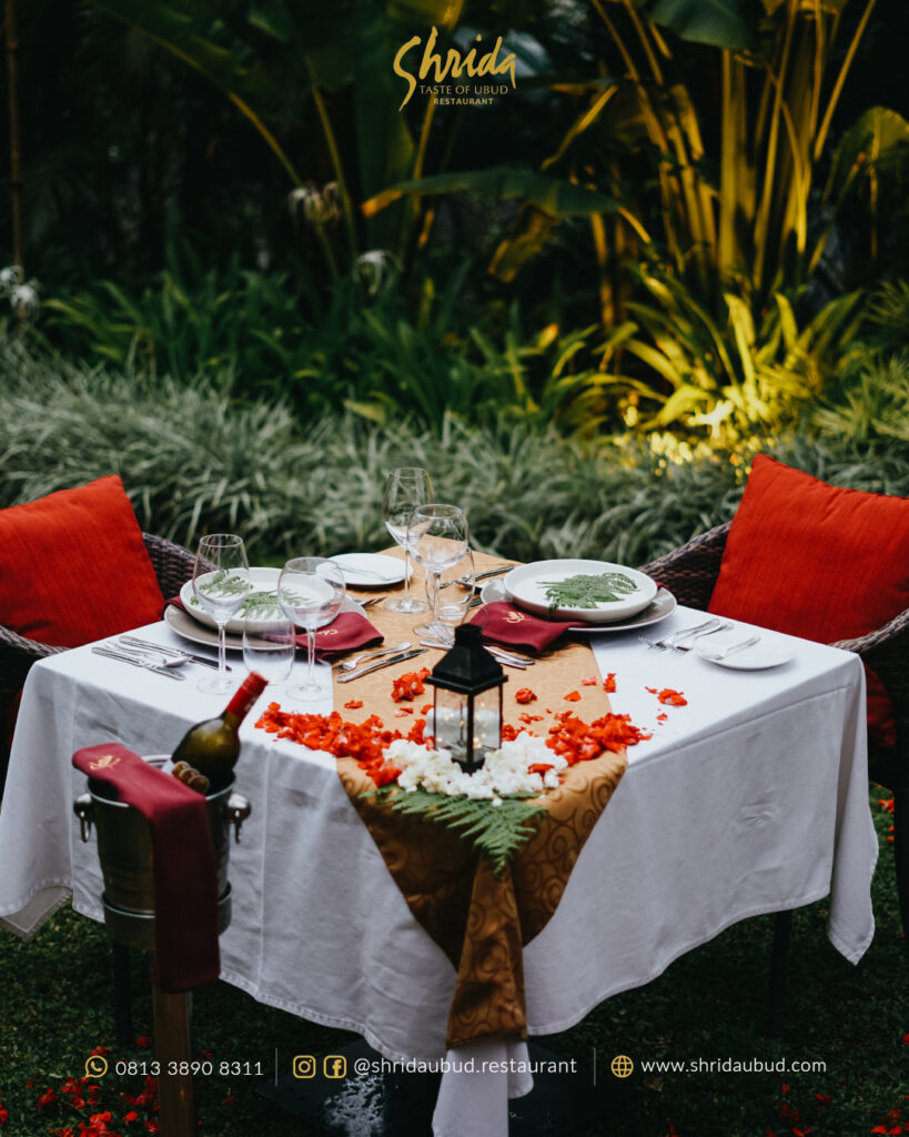 romantic dining table set up